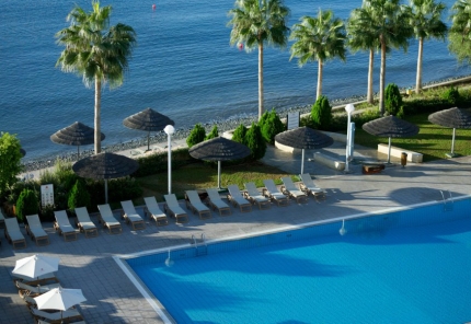 Отель Atlantica Miramare в Лимассоле